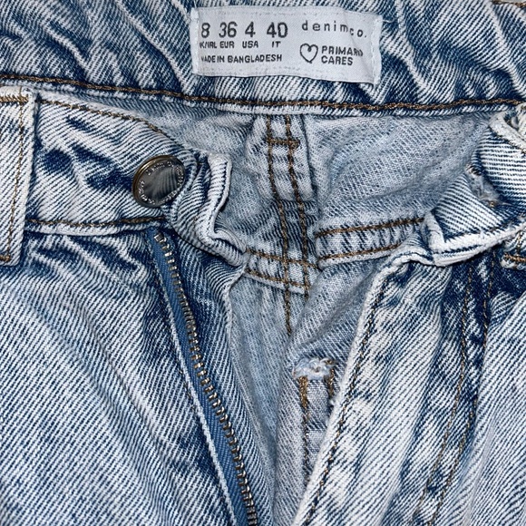 Light Wash Denim Jeans - Picture 2 of 3